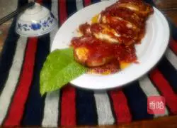 Illustration of how to make poached eggs with tomato sauce 14