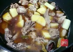 Illustration of how to make potato beer duck 9