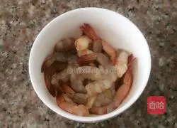 Illustration of how to make fried cauliflower with shrimps 2