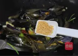 Illustration of stir-fried sea melon seeds 9