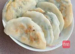 Illustration of how to make rice dumplings in the south (called leek box in the north) 10