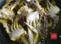Illustration of how to cook swimming crabs with green onion and ginger 4