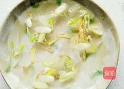 Jiaodong Spanish Mackerel Illustration of how to make dumplings 3