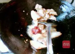 Illustration of how to make twice-cooked potato pork 6