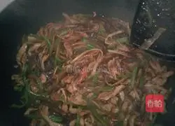 Illustration of how to make fish-flavored shredded pork 7