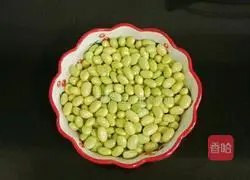 Illustration of how to stir-fry edamame rice with shrimps 6