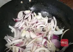  Illustration of how to make fried beef with onions 10