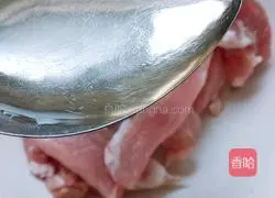 Illustration of how to make fried crispy pork 2