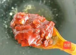 Illustration of authentic Northeastern spicy shredded pork 6