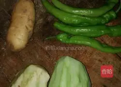 Illustration of how to make Di San Xian 1