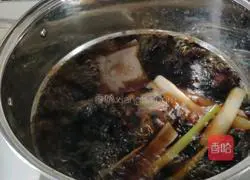 Illustration of braised chicken feet 3