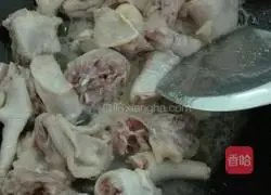 Illustration of how to make chicken stewed mushroom vermicelli 2