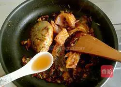 Illustration of how to make boiled fish 9