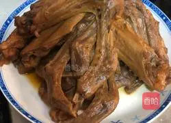 Illustration of braised duck wings 4