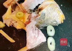 Yellow croaker braised noodles illustration 4