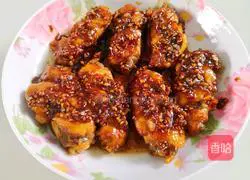 Illustration of how to make garlic and honey chicken wings 8