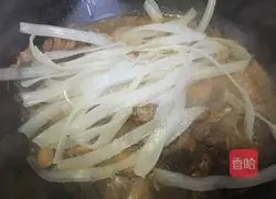 Illustration of how to make chicken stewed mushroom vermicelli 10