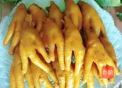 Illustration of how to make salt-baked chicken feet 13