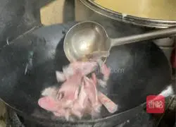 Illustration of making fish head powder 2