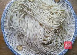 How to make Dan Dan Noodles Illustration 1