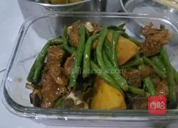 Illustration of how to make potato-roasted pork ribs and cowpeas with five flavors 8