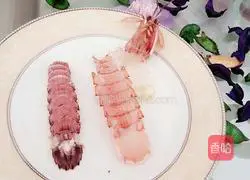 Illustration of how to eat Pipi shrimps 7