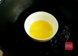 Illustration of how to make rainbow mousse 3