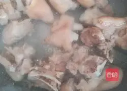 Illustration of braised pig trotters 1