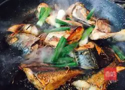 Illustration of how to make salty Spanish mackerel 6