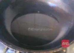 Illustration of how to make white lettuce and twice-cooked pork 2