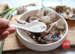 Illustration of how to make fried rice cakes with swimming crab 3