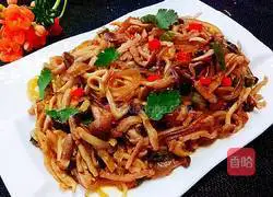 Illustration of how to make fried noodles with seafood, mushrooms and shredded pork 12
