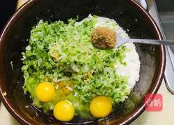 Illustration of how to make radish meatballs 6