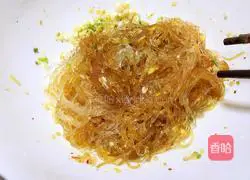 Illustration of how to make steamed scallops with garlic vermicelli 12