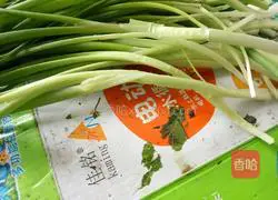 Illustration of how to stir-fry green beans with bacon 3