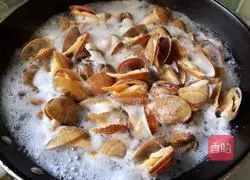 Illustration of how to make spicy fried clams 1