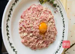 Illustration of how to make meat cakes and crabs 6