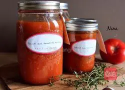 Illustration of making homemade Italian tomato sauce 6