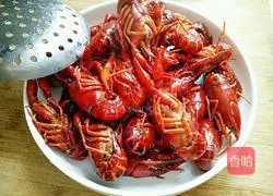 Illustration of braised crayfish in oil 7