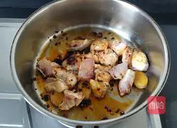 Illustration of how to make spicy fish cubes 4