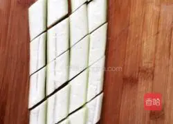 Illustration of how to make stir-fried loofah with minced garlic 4