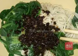 Illustration of Homemade Dandan Noodles 3