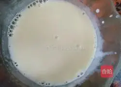 6 Illustration of how to make strawberry mousse cake 6