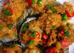 Illustration of how to make garlic abalone 11