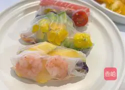 Illustration of how to make Vietnamese spring rolls with summer taste 5