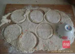 Illustration of making mashed potato cake 9