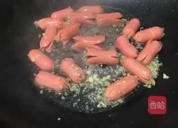 Illustration of how to make fried garlic intestines 4