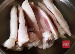 Illustration of how to make pork trotters jelly 2