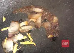 Cantonese style - Steamed Braised Fish with Bacon and Black Bean Sauce Illustration 2