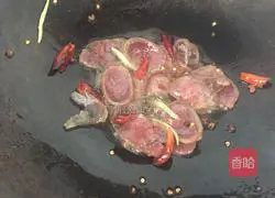 Illustration of how to make fried bean sprouts with sausage 6